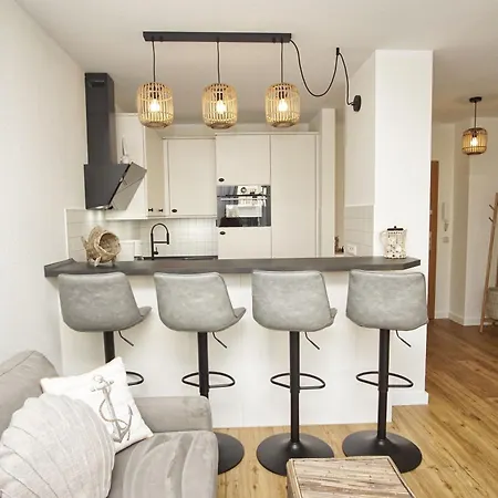 Apartment Balkon, gratis Nutzung vom AHOI Erlebnisbad und Sauna in Sellin - Villa Karola FeWo 09 Goehren (Ruegen)